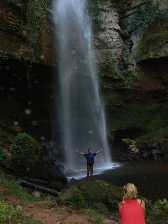 Posando para foto na Cachoeira do Roncador, em Taquaruçu - TO (foto de Marco Jacob)